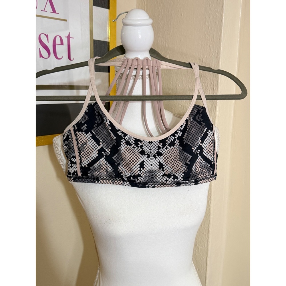 Lululemon Free To Be Wild Sports Bra Size 6 Snakeskin Python Strappy‎ Back Pink